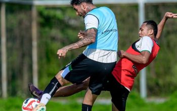 Jadwal Ketat Persebaya di Bulan April: Dari Derby Jatim hingga Duel Klasik, Coach Shin Siapkan Fisik