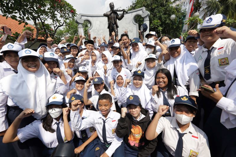 Pemkot Surabaya Tegas Larang Siswa SMP Bawa Motor, Sekolah Diminta Tanpa Parkir Pelajar