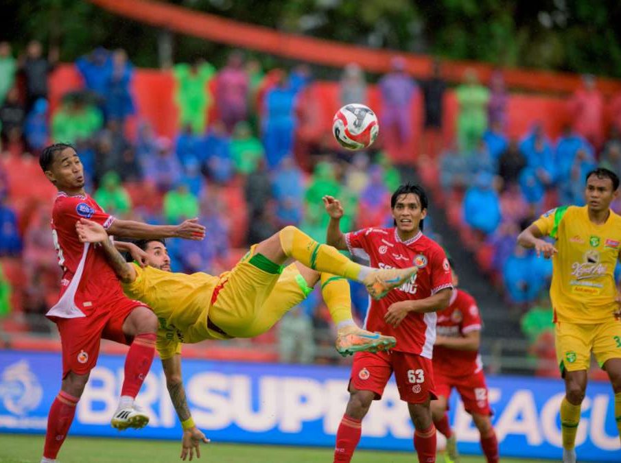 Bruno Paraiba Cetak Hattrick, Persebaya Gilas Semen Padang 7-0!