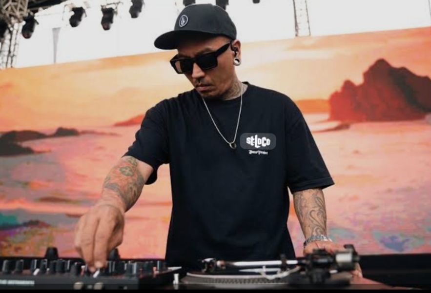 Kisah Inspiratif Timotius Saint Loco: Jatuh Bangun dari Musik, Pelayanan Pastor, hingga Gurita Bisnis Sambal Babon