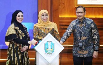 Pangkas Gap Pendidikan, Khofifah Luncurkan 143 Ribu Kuota Beasiswa Pelajar dan Mahasiswa di Jatim