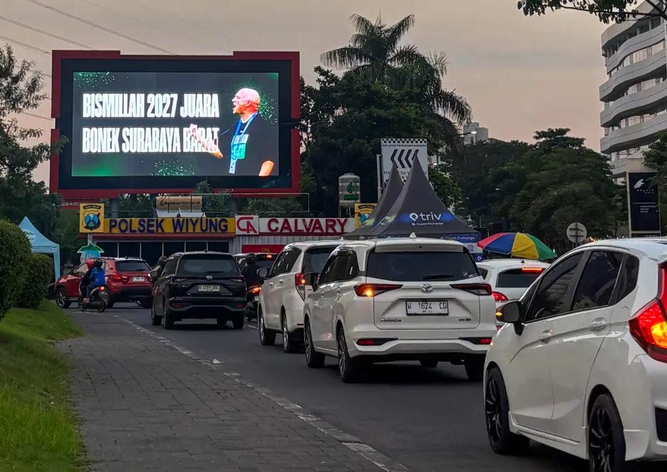 Menuju Satu Abad Green Force: Ketika Bonek Naik Kelas dari Spanduk Kain ke Layar Videotron