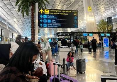 Erupsi Gunung Anak Krakatau Lumpuhkan Bandara Soetta: 764 Penerbangan Terdampak, Ribuan Penumpang Tertahan