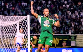 Sengit di GBT! Persebaya Raih Tiga Poin Pertama Usai Taklukkan 10 Pemain PSIM
